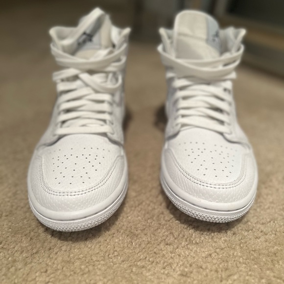 New in box with inserts, custom crystal mid Jordan 1’s - Picture 2 of 6